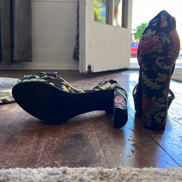 Guess heels - Picture 4 of 4